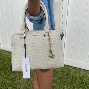 White Calvin Klein handbag in perfect condition